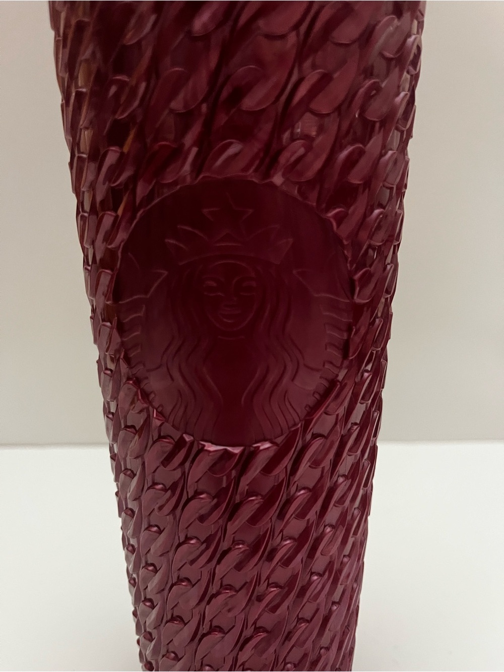 Starbucks Holiday Burgundy Red Chain Link Venti Tumbler 24oz Cold Cup with Straw